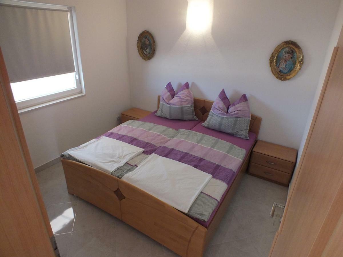 Apartments Marko Sutivan Insel Brac Exterior photo