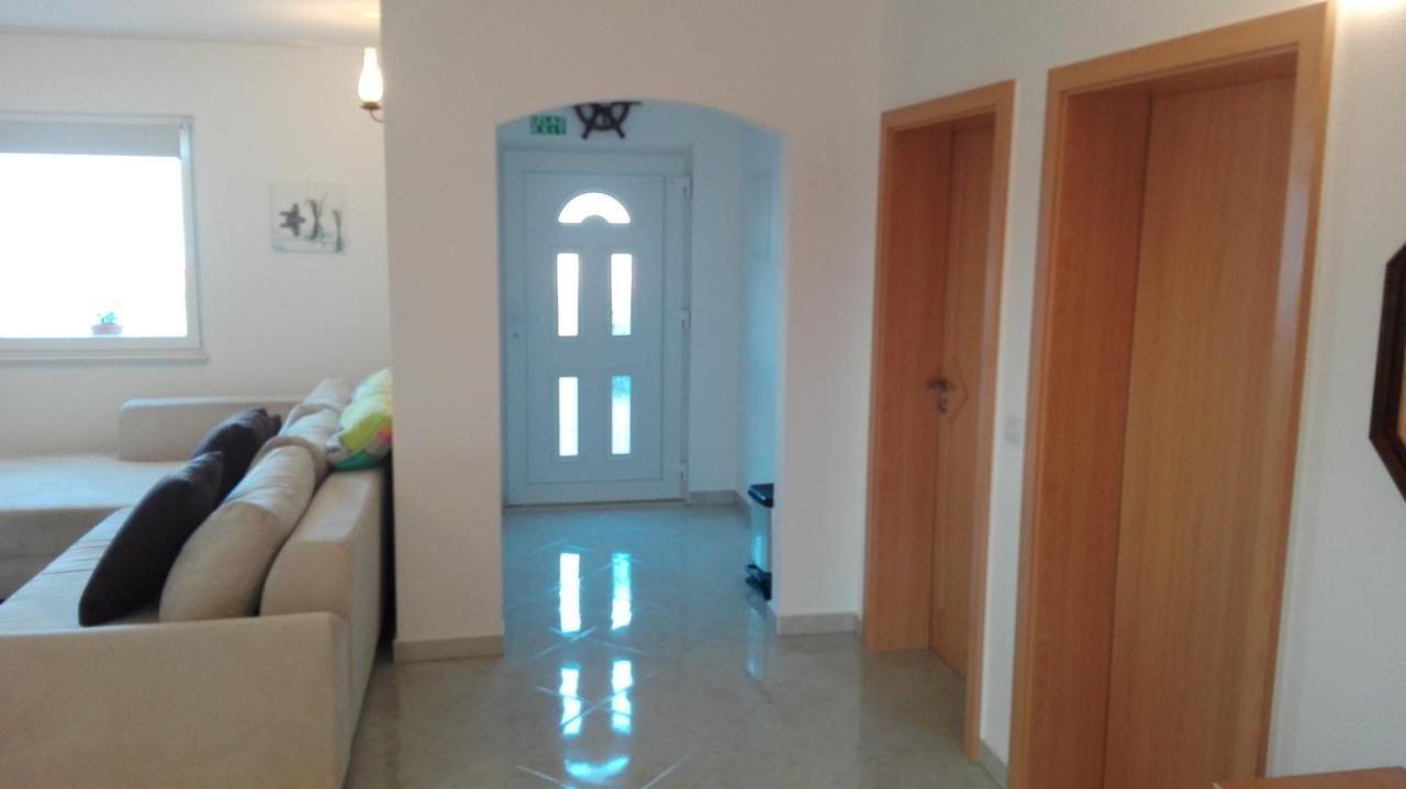 Apartments Marko Sutivan Insel Brac Exterior photo