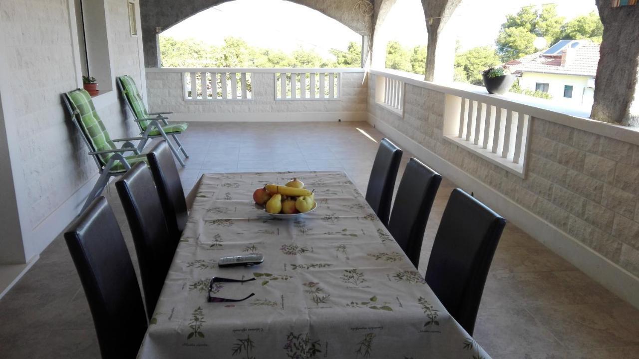 Apartments Marko Sutivan Insel Brac Exterior photo