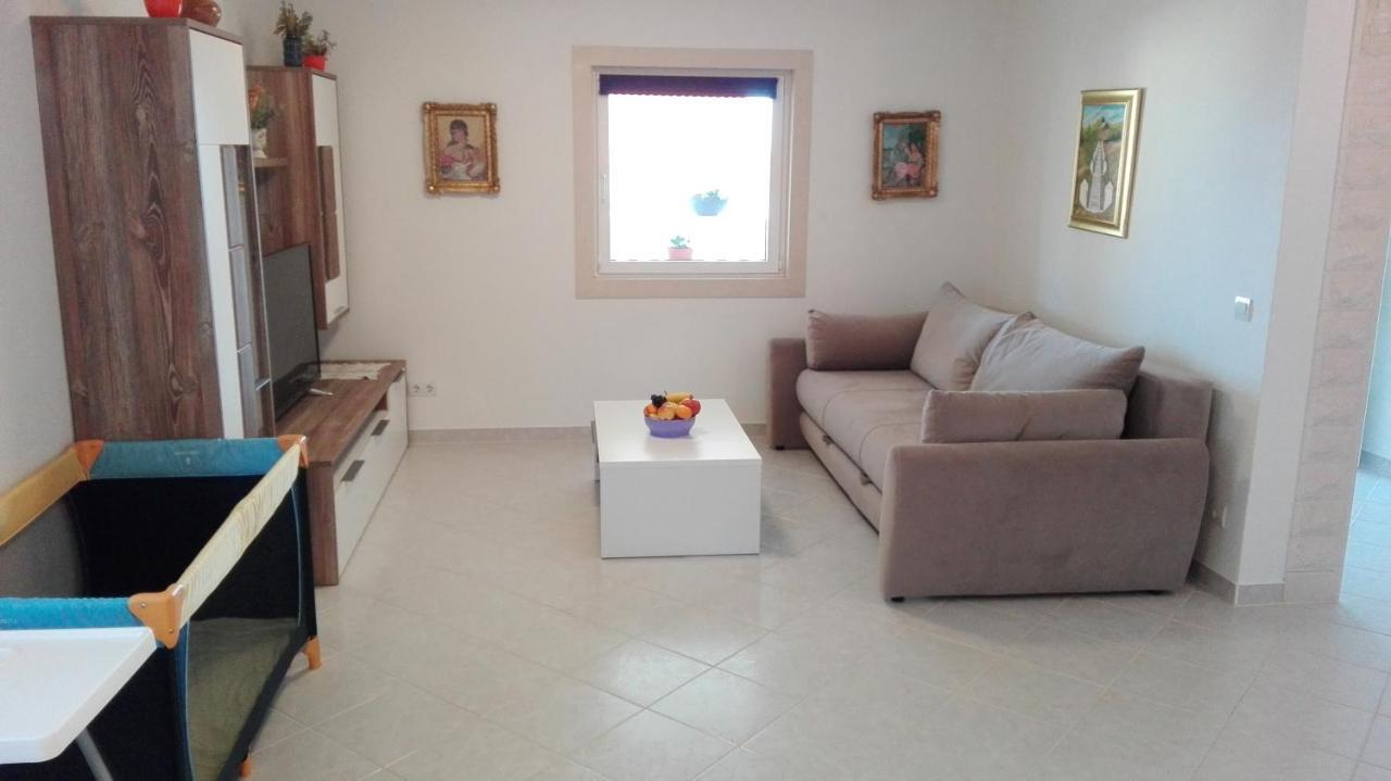Apartments Marko Sutivan Insel Brac Exterior photo